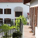 Alojamento de Acomodação e Pequeno-almoço Cascina Beccaris Costigliole d'Asti