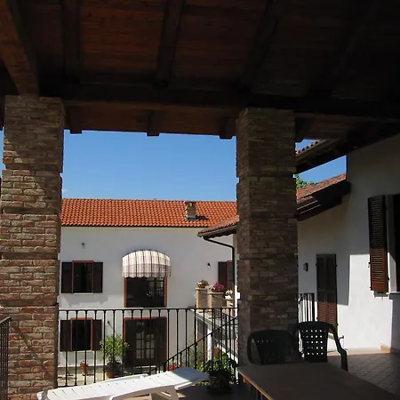 Cascina Beccaris Bed & Breakfast 3*